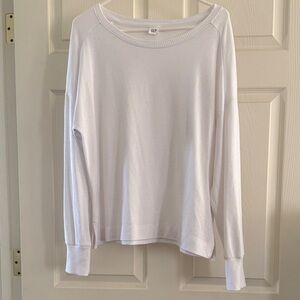 GAP Classic White Crew Neck Top